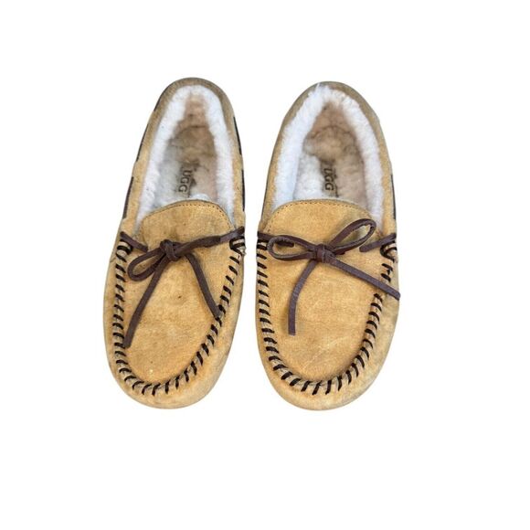 UGG Dakota Suede Moccasin Slippers‎ Women's Chestnut Brown Size 5 1107949 - Picture 1 of 9